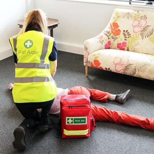 EVAQ8 First Response First Aid Kit — 139 Piece Red Rucksack, British Standard BS8599-1 Medium, HSE Compliant, Workplace & Professional Use, UK Assembled — view 3