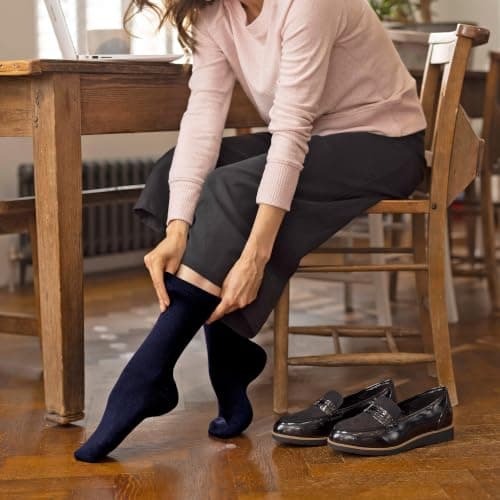 HEAT HOLDERS Ultra Lite - Ladies Thin Lightweight 1.0 TOG Winter Warm Casual Thermal Dress Socks (4-8 uk, Navy) — view 3