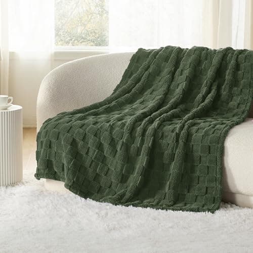 Bedsure Checkered Fleece Throw Blanket - Olive Green, 152x203cm — view 6
