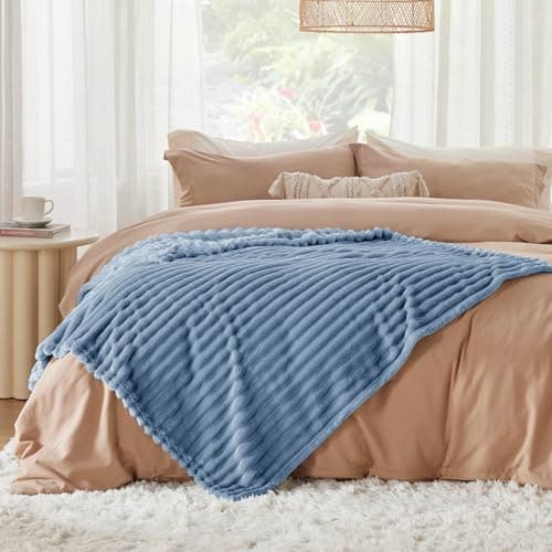 Bedsure Fleece Throw Blanket for Bed - Fluffy, Ashley Blue, 150x200 cm — view 6