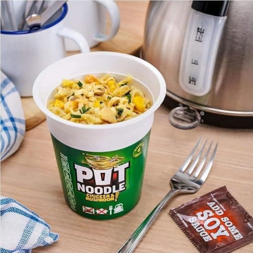 Noodle Multipack 12 – 3x Beef & Tomato, 3x Chicken & Mushroom, 3x Curry, 3x Bombay Bad Boy | Instant Noodles 90g Pots | Quick & Easy Meal for Home, Office, Students, Camping & Travel — view 3