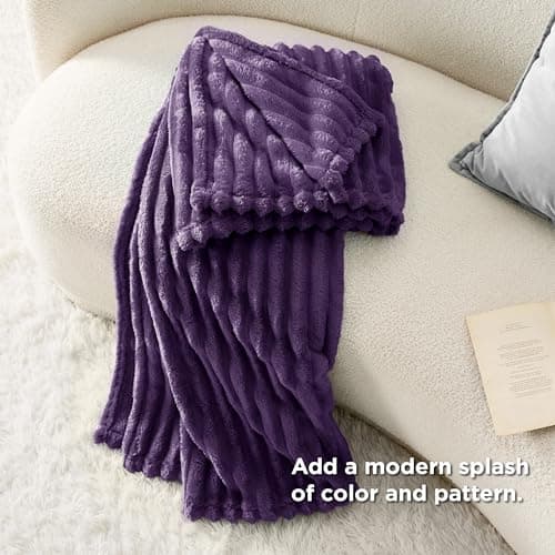 Bedsure Fleece Throw Blanket for Bed - Fluffy Throw, Purple, 150x200 cm — view 5