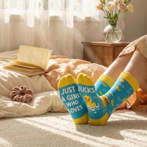prezentz Duck Gifts Set for Women and Girls, 3 Pcs Canvas Makeup Bag with Socks and Keyring, Cute Yellow Duck Accessories, Just A Girl Who Loves Ducks, Christmas Birthday Gifts for Mum Sister Friend — view 6