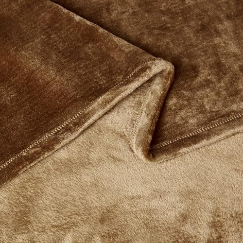 Amazon Basics Soft Fluffy Fleece Throw Blanket, Cosy Not Heated Sofa Throw, 127 x 152 cm, Brown — view 5