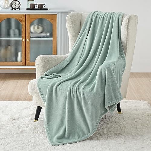Bedsure Fleece Throw Blanket for Sofa - Flannel, Sage Green, 130x150 cm — view 2