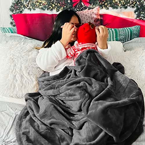 Bedsure Fleece Throw Blanket for Bed - Flannel Throw, Dark Grey, 220x240 cm — view 5
