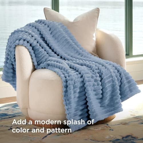 Bedsure Fleece Throw Blanket for Bed - Fluffy, Ashley Blue, 150x200 cm — view 2