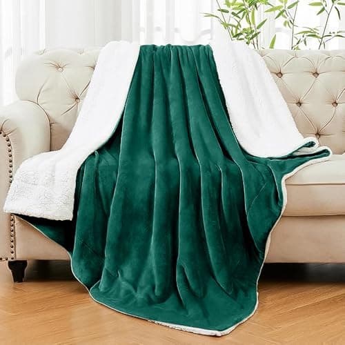 Casabella Sherpa Fleece Blanket - Blankets and Throws for Sofa Bed - Thick Warm Throw Blanket for Double Bed - Soft Fluffy Bedding, Travel Accessories - Double, Forrest Green, 150x200cm — view 2