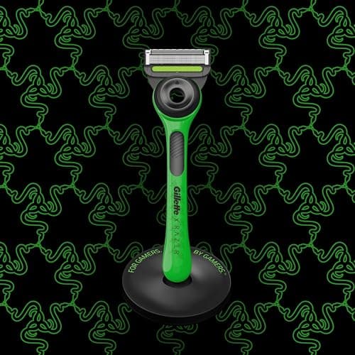 Gillette Labs with Exfoliating Bar, Razer Limited Edition, Razor and Travel Case for Storage On The Go, 1 Handle - 2 Blades, Stand, Green 2 Count — view 2