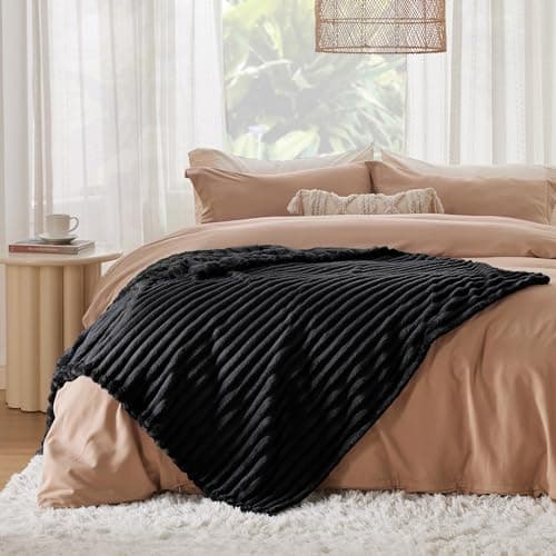 Bedsure Fleece Throw Blanket for Bed - Fluffy Throw, Black, 150x200 cm — view 6