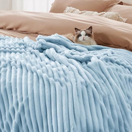 Bedsure Fleece Throw Blanket for Sofa - Fluffy, Dream Blue, 130x170 cm — view 4