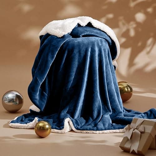Casabella Sherpa Fleece Blanket - Blankets and Throws for Sofa Bed - Thick Warm Throw Blanket for Double Bed - Soft Fluffy Bedding, Travel Accessories - Double, Navy, 150x200cm — view 3