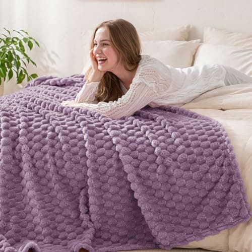 Exclusivo Mezcla Large 3D Fleece Blanket for Sofa, Couch, Grayish Purple — view 2