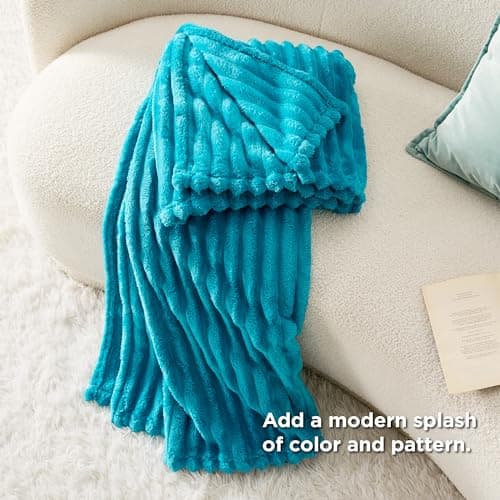 Bedsure Fleece Throw Blanket for Sofa - Fluffy Throw, Teal, 130x170 cm — view 5