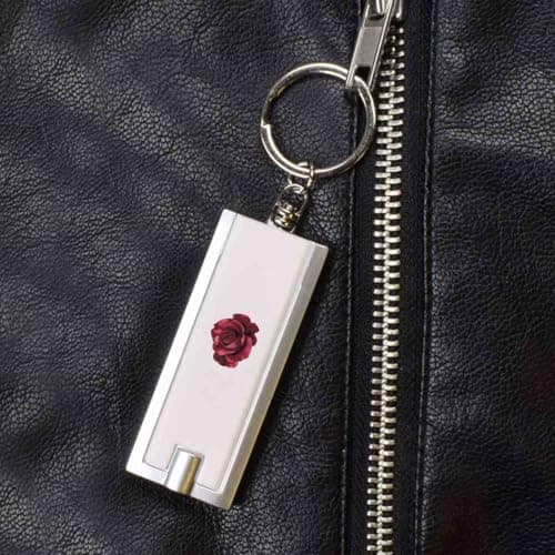 Azeeda 'Burgundy Rose' LED Keyring Torch (KT00043163) — view 4
