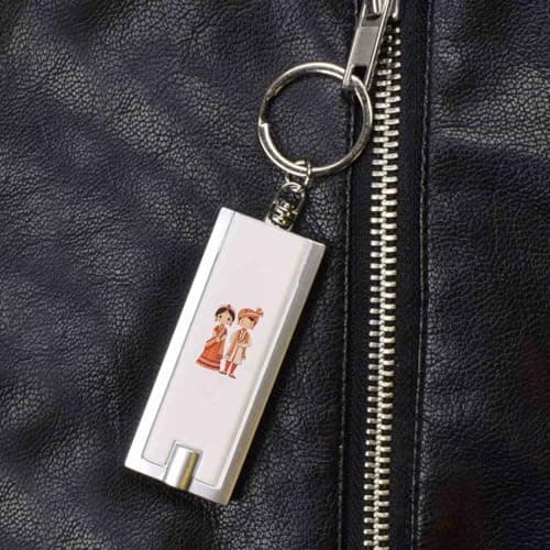 Azeeda 'Indian Wedding Couple' LED Keyring Torch (KT00047536) — view 4