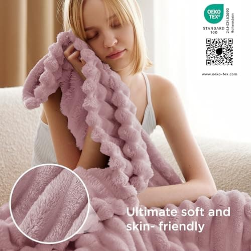 Bedsure Fleece Throw Blanket for Sofa - Fluffy Throw, Pink, 130x170 cm — view 4