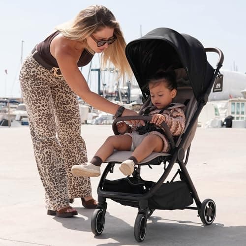 Deryan Air Travel Buggy - Cabin Approved - Compact Stroller & Travel Bag 8 kg - Travel Stroller for Life On The Go - Foldable & Lightweight - Suitable from Birth to 4 Years (0-4 Years) - Chocolate — view 4