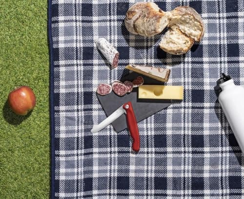 Victorinox Swiss Classic Foldable picnic knife for hiking, fruit, vegetables, bread rolls, sausage, with straight blade, extra sharp, Black — view 2