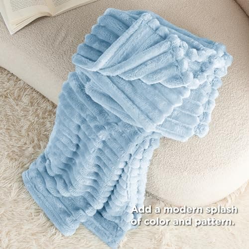 Bedsure Fleece Throw Blanket for Sofa - Fluffy, Dream Blue, 130x170 cm — view 5