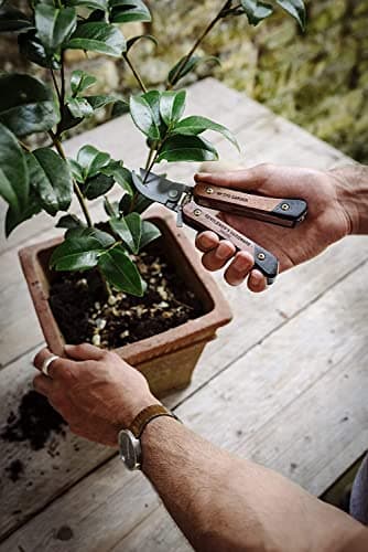 Gentlemen's Hardware Garden Multi-Tool Acacia Wood and Titanium Finish, Brown, one Size, GEN270 (Packaging may vary) — view 6