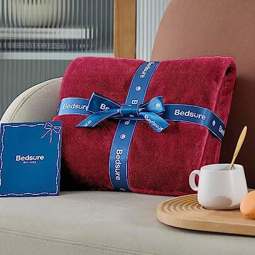 Bedsure Fleece Throw Blanket for Bed - Flannel Fleece, Dark Red, 150x200 cm — view 6