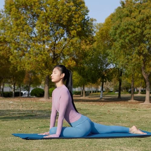 Amazon Basics Hot Yoga Mat Towel, Soft Microfiber, Non-Slip, Absorbent, 188 cm x 61 cm, Aqua — view 6