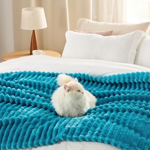 Bedsure Fleece Throw Blanket for Sofa - Fluffy Throw, Teal, 130x170 cm — view 4