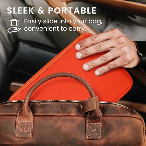 kwmobile Neoprene Pouch Compatible with 8"-8,4" Tablet - Universal Sleeve Case Cover with Zipper for Tablet - Orange — view 5
