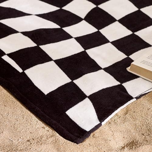 Catherine Lansfield Checkerboard 76x160cm Cotton Beach Towel Black White — view 2