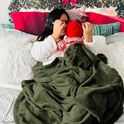 Bedsure Fleece Throw Blanket for Bed - Flannel, Olive Green, 150x200 cm — view 5