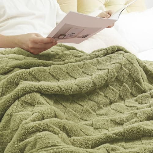 Exclusivo Mezcla Checkered Fleece Throw Blanket for Sofa Couch, 127x152 CM — view 5