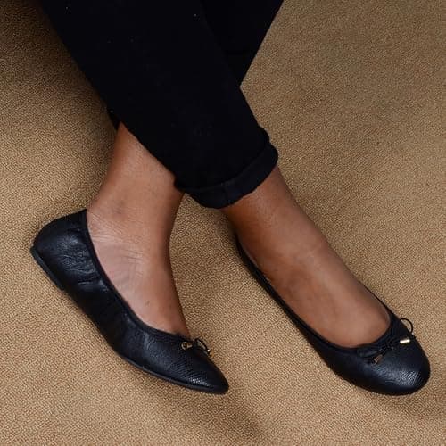 Ladies' Foldable Ballet Flats Portable Roll-Up Flats for Women Lightweight Slip-On Wedding & Party Shoes Comfortable Round Toe Design Compact Travel Footwear UK Black — view 3