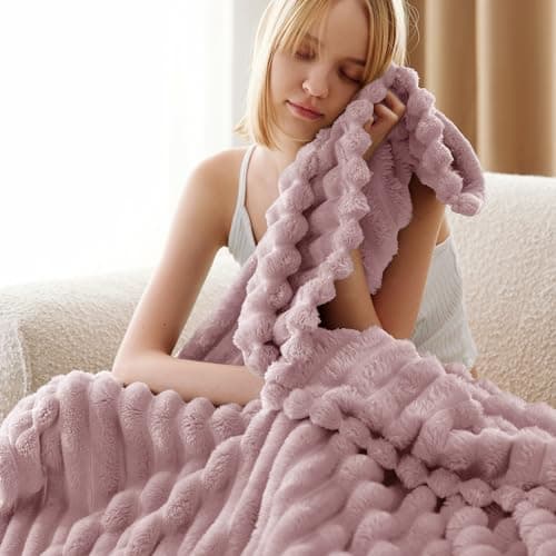 Bedsure Fleece Throw Blanket for Sofa - Fluffy Throw, Pink, 150x200 cm — view 3
