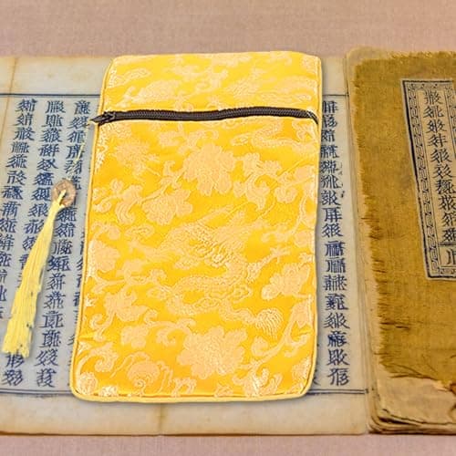 4pcs Brocade Dragon Pattern Scripture Cloth Pouches — view 4