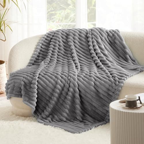 Bedsure Fleece Throw Blanket for Sofa - Fluffy, Light Grey, 130x170 cm — view 5