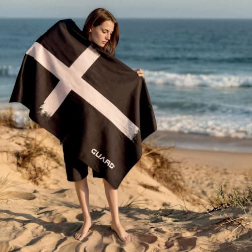 GUARD® KERNOW G.TOWEL Extra thick 380gsm. Extra Large sand free microfibre beach towel. 100% recycled polyester, quick dry, super absorbent. For surfing, swimming, beach, gym, camping, packs into bag. — view 3