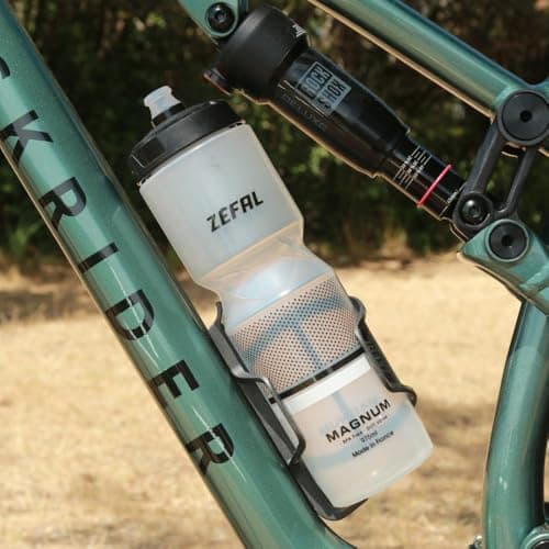 ZEFAL Magnum Large Capacity, Bicycle/Mountain Bike and Sports Water Bottle, BPA Free, Soft Water Bottle, Screw-On Lid – Made in France Cycling, Translucent, 975 ml, Single Bottle — view 2
