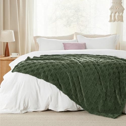 Bedsure Checkered Fleece Throw Blanket - Olive Green, 152x203cm — view 5