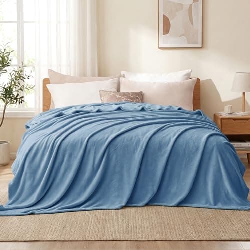 Aisbo Blue Throws Blanket for Sofas - Bed Throw King Size Fluffy Sky Blue Blanket Fleece, Warm Soft Flannel Blanket for Couch, 200x240cm — view 2