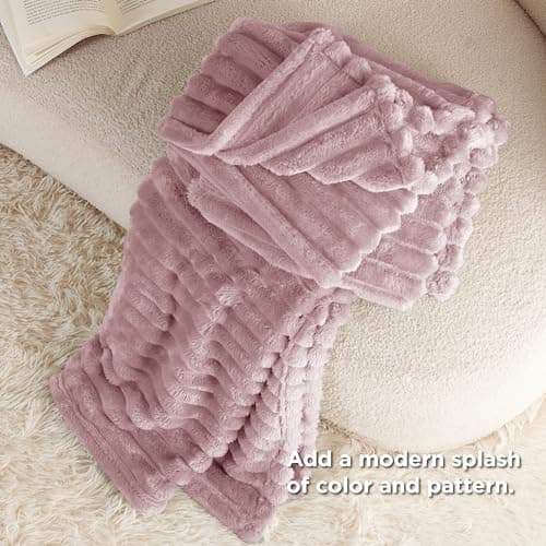 Bedsure Fleece Throw Blanket for Sofa - Fluffy Throw, Pink, 150x200 cm — view 5
