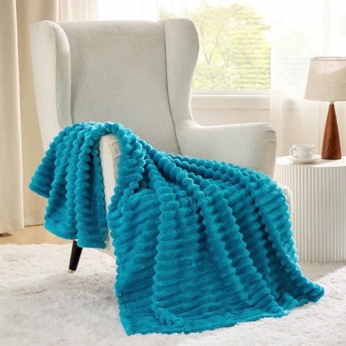 Bedsure Fleece Throw Blanket for Sofa - Fluffy Throw, Teal, 130x170 cm — view 2