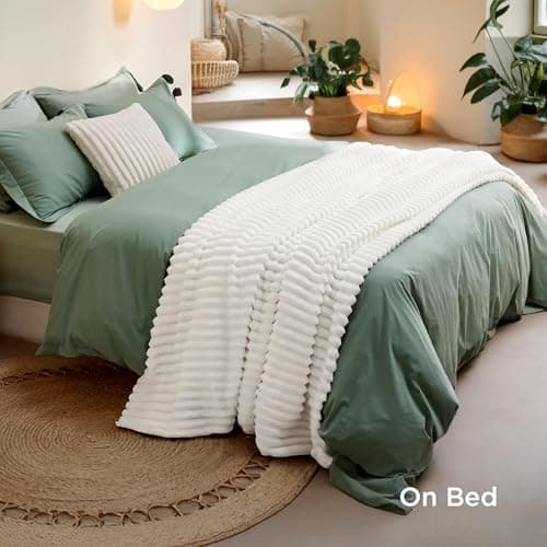 Bedsure Fleece Throw Blanket for Bed - Fluffy Throw, Off White, 220x240 cm — view 6