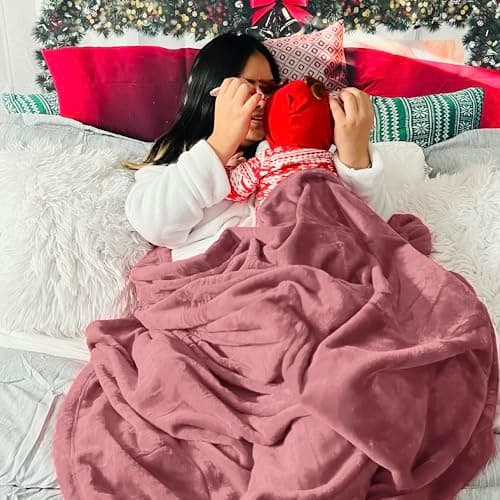 Bedsure Fleece Throw Blanket for Bed - Flannel, Dusty Rose, 150x200 cm — view 5