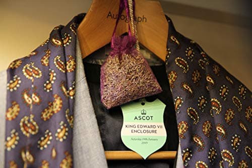 Quercus Living Fragrant Lavender Bags and Cedarwood Hanging Rings Insect and Moth Repellent For Clothes, Drawers, Wardrobes, Shoes, Travel, Sleep, Exams and Cars — view 6