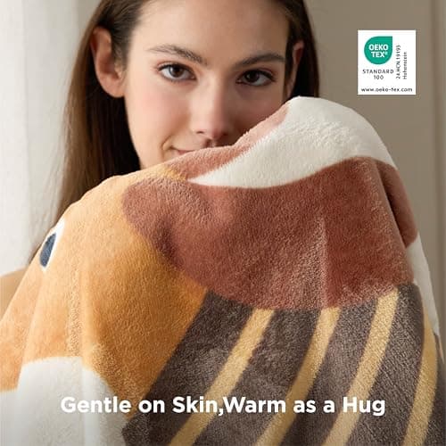 Bedsure Fleece Dog Throw Blanket - Dog Blanket Gifts For Dog Lovers, Soft Cozy Throws for Bed Single Size, Khaki, 130x150cm — view 4