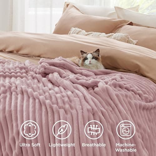 Bedsure Fleece Throw Blanket for Sofa - Fluffy Throw, Pink, 130x170 cm — view 5
