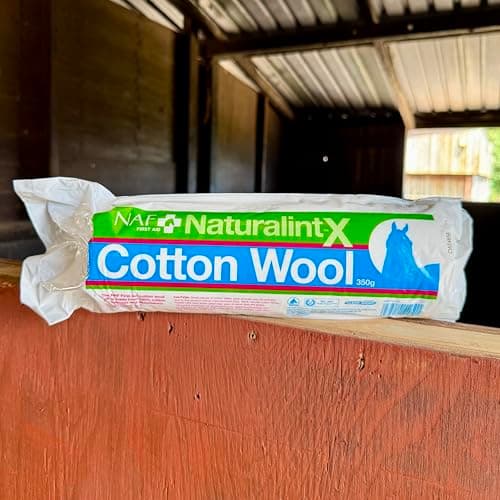 NAF NaturalintX Cotton Wool – Veterinary-Grade Absorbent Roll for Horses – Multi-Purpose First Aid Support – Ideal for Poulticing, Padding & Wound Care — view 3