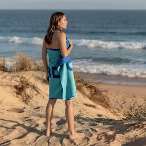 GUARD® G.TOWEL Extra thick 380gsm. Extra large sand free microfibre beach towel. 100% recycled polyester, quick dry, super absorbent. For surfing, swimming, beach, gym, camping, packs into small bag. — view 6