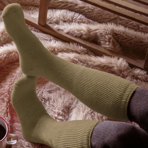 HEAT HOLDERS - Mens & Womens Knee High Thermal Socks | Extra Thick Warm Socks with Fluffy Insulated Inner for Winter | Ideal Socks for Outdoor Boots (6-11, Red) — view 4